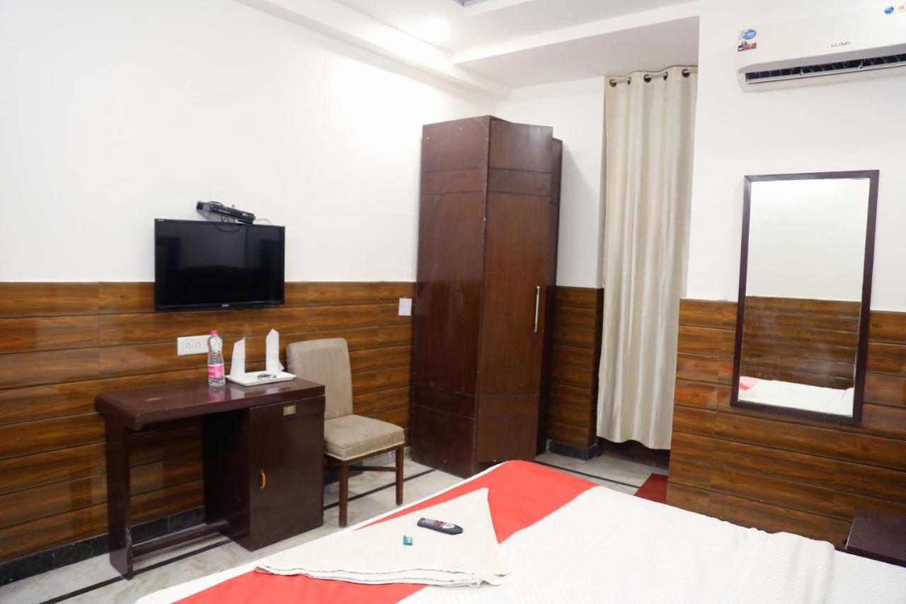 Aerocity Hotel Jindal Palace Delhi- A Well Hygiene Property"All Staff Vaccinated " New Delhi Buitenkant foto