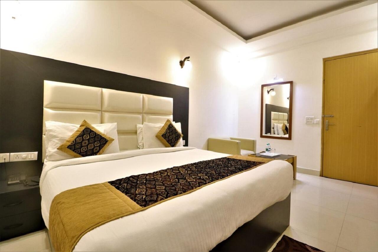 Aerocity Hotel Jindal Palace Delhi- A Well Hygiene Property"All Staff Vaccinated " New Delhi Buitenkant foto